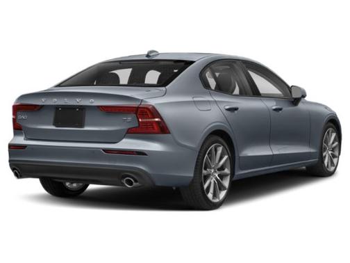 2022 Volvo S60 T5 Momentum