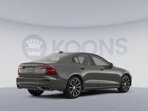 2022 Volvo S60 T5 Momentum