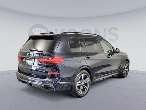 2021 BMW X7 M50i