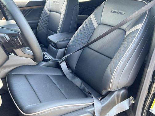 2025 GMC Canyon Denali