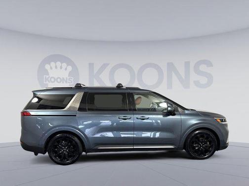 2024 Kia Carnival SX