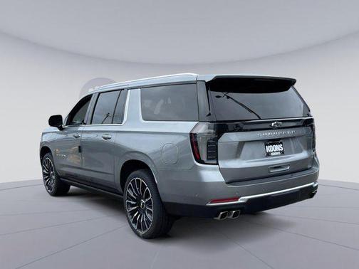 2025 Chevrolet Suburban 4WD High Country