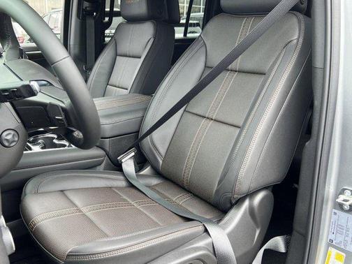 2025 Chevrolet Suburban 4WD High Country