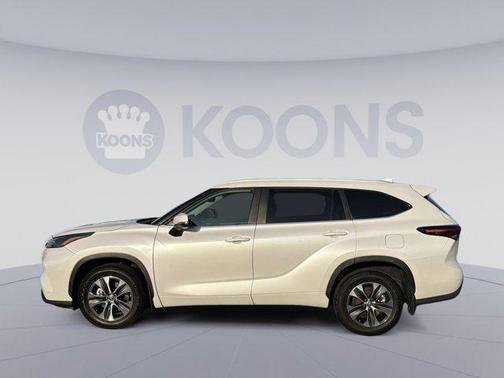 Wind Chill Pearl 2024 Toyota Highlander XLE