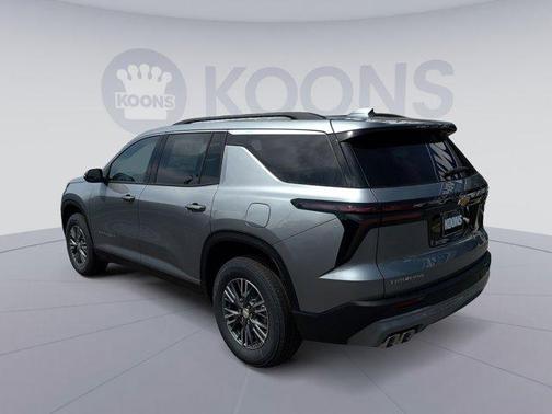 Sterling Gray Metallic 2026 Chevrolet Traverse LT