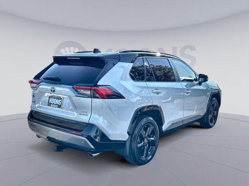 2019 Toyota RAV4 Hybrid SE