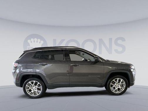 2022 Jeep Compass Latitude Lux