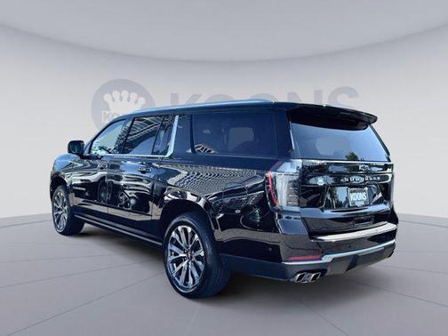 2025 Chevrolet Suburban 4WD High Country