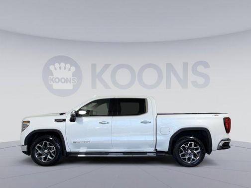 White Frost Tricoat 2023 GMC Sierra 1500 SLT