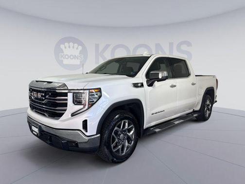 White Frost Tricoat 2023 GMC Sierra 1500 SLT