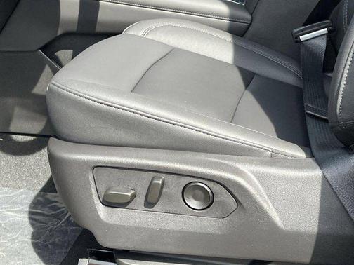 2025 Chevrolet Suburban 4WD Z71