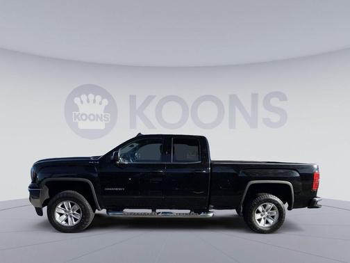 Onyx Black 2017 GMC Sierra 1500 SLE