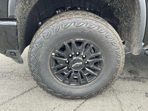 2025 Chevrolet Silverado 2500 4WD Crew Cab Standard Bed ZR2