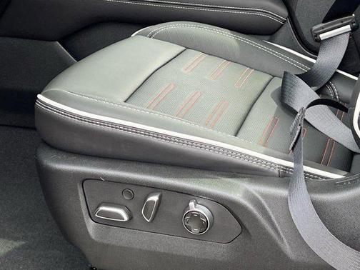 2025 GMC Yukon XL 4WD AT4 Ultimate