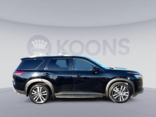 2023 Nissan Pathfinder Platinum 4WD