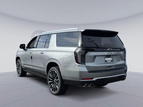 2025 Chevrolet Suburban 4WD High Country