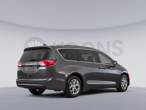 Granite Crystal Metallic Clearcoat 2019 Chrysler Pacifica Touring L