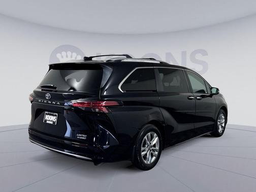 Midnight Black Metallic 2023 Toyota Sienna Limited