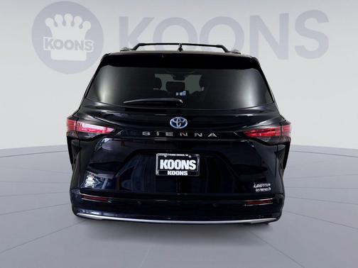 Midnight Black Metallic 2023 Toyota Sienna Limited