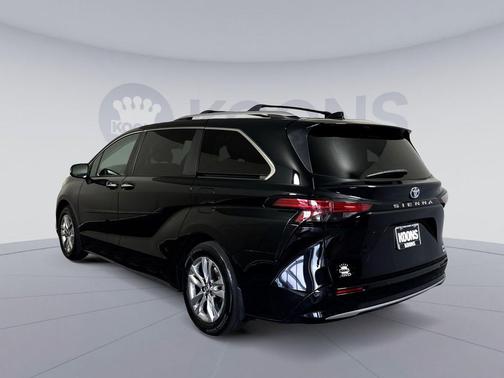 Midnight Black Metallic 2023 Toyota Sienna Limited