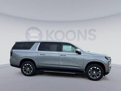 2025 Chevrolet Suburban LT