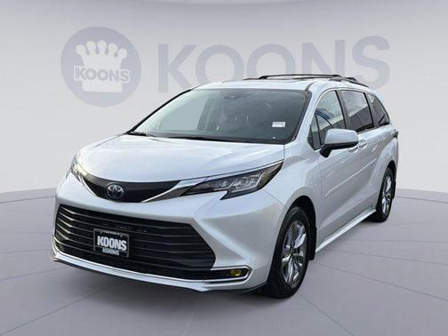 2023 Toyota Sienna XLE 7 Passenger