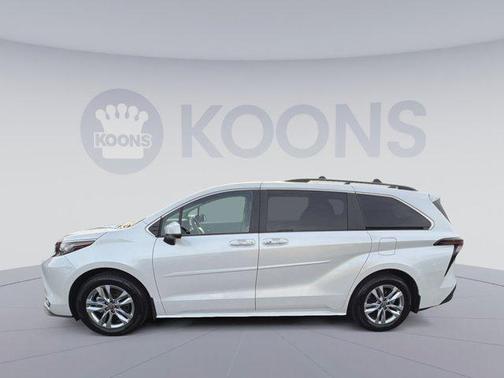 2023 Toyota Sienna XLE 7 Passenger