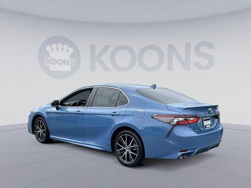 2024 Toyota Camry Hybrid SE
