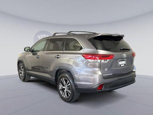 2019 Toyota Highlander LE I4