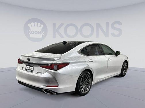 2025 Lexus ES 350 Ultra Luxury