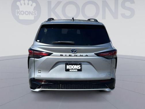 Celestial Silver Metallic 2023 Toyota Sienna XSE 7 Passenger