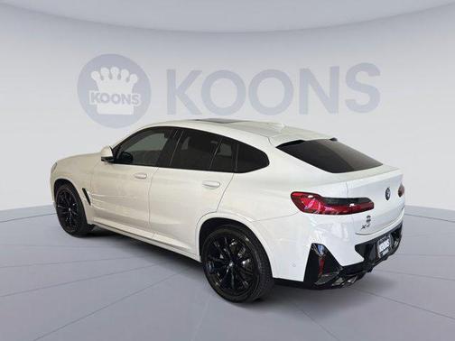 2025 BMW X4 xDrive30i