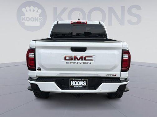 2024 GMC Canyon AT4