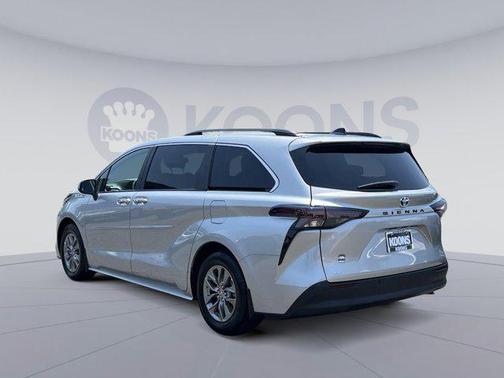 2023 Toyota Sienna XLE 7 Passenger