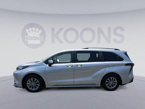 2023 Toyota Sienna XLE 7 Passenger