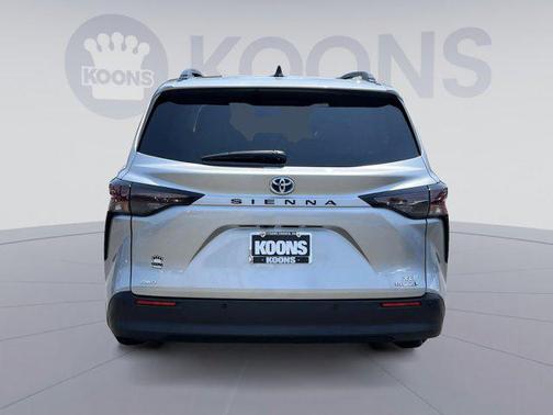 2023 Toyota Sienna XLE 7 Passenger