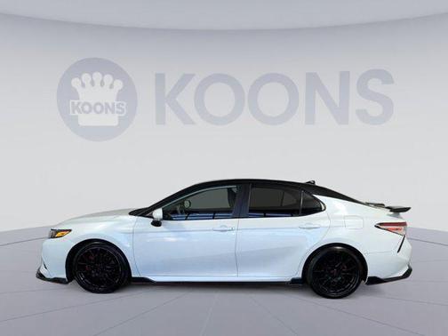 Wind Chill Pearl/Midnight Black Metallic 2021 Toyota Camry XSE