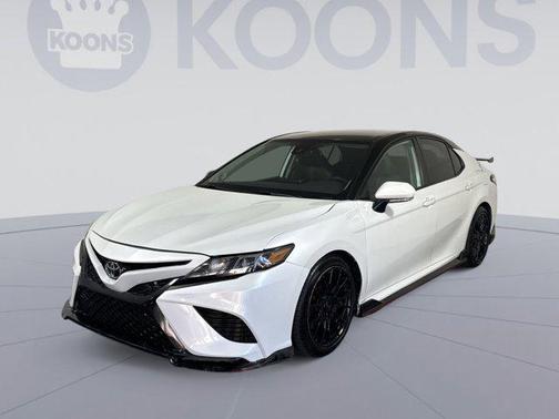Wind Chill Pearl/Midnight Black Metallic 2021 Toyota Camry XSE