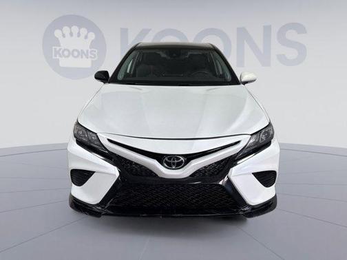 Wind Chill Pearl/Midnight Black Metallic 2021 Toyota Camry XSE