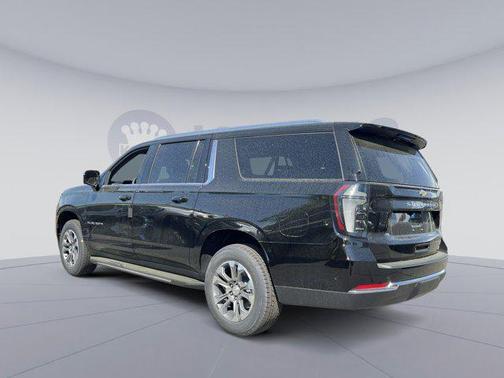 2025 Chevrolet Suburban LT