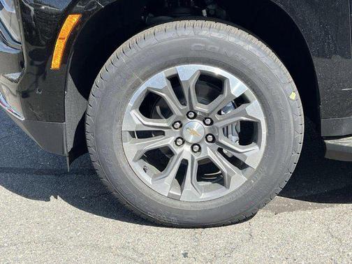 2025 Chevrolet Suburban LT