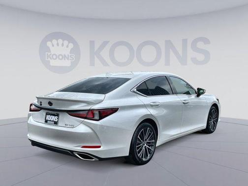 2025 Lexus ES 350 Base