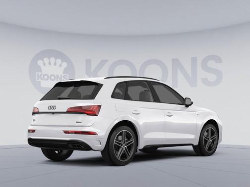 White 2024 Audi Q5 45 S line Premium Plus
