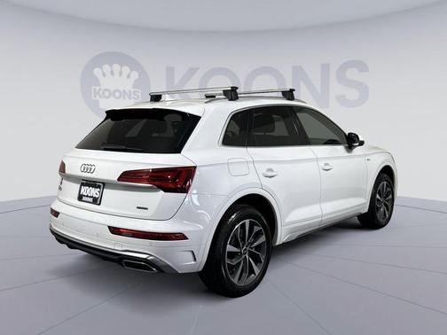 White 2024 Audi Q5 45 S line Premium Plus