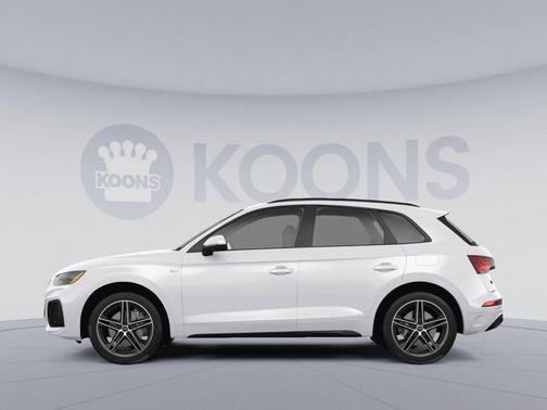 White 2024 Audi Q5 45 S line Premium Plus