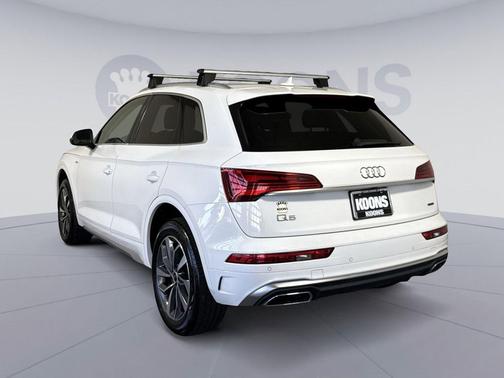 White 2024 Audi Q5 45 S line Premium Plus