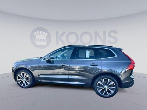 2022 Volvo XC60 B5 Momentum
