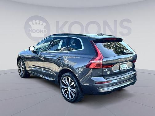2022 Volvo XC60 B5 Momentum
