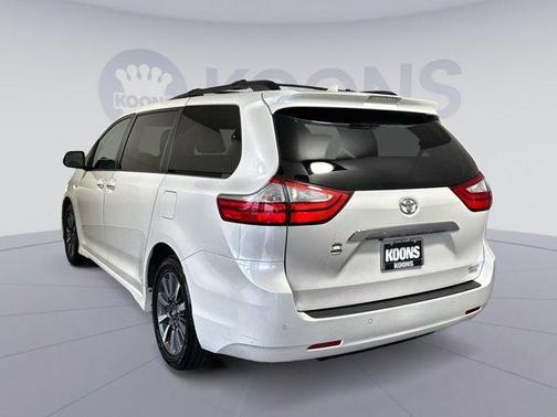 2019 Toyota Sienna Limited Premium