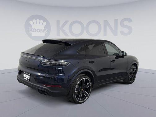 Moonlight Blue Metallic 2023 Porsche Cayenne Platinum Edition